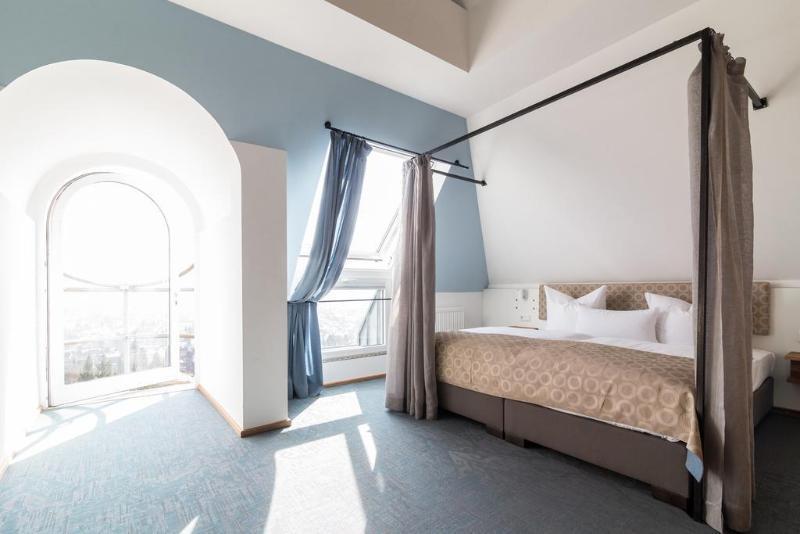 Hotel Schoene Aussicht Франкфурт на Майн Екстериор снимка