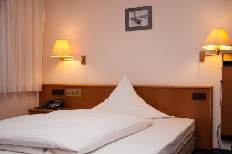 Hotel Schoene Aussicht Франкфурт на Майн Екстериор снимка