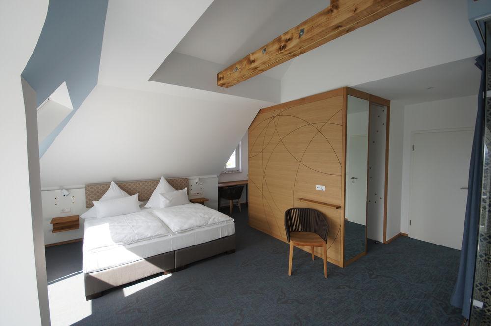 Hotel Schoene Aussicht Франкфурт на Майн Екстериор снимка
