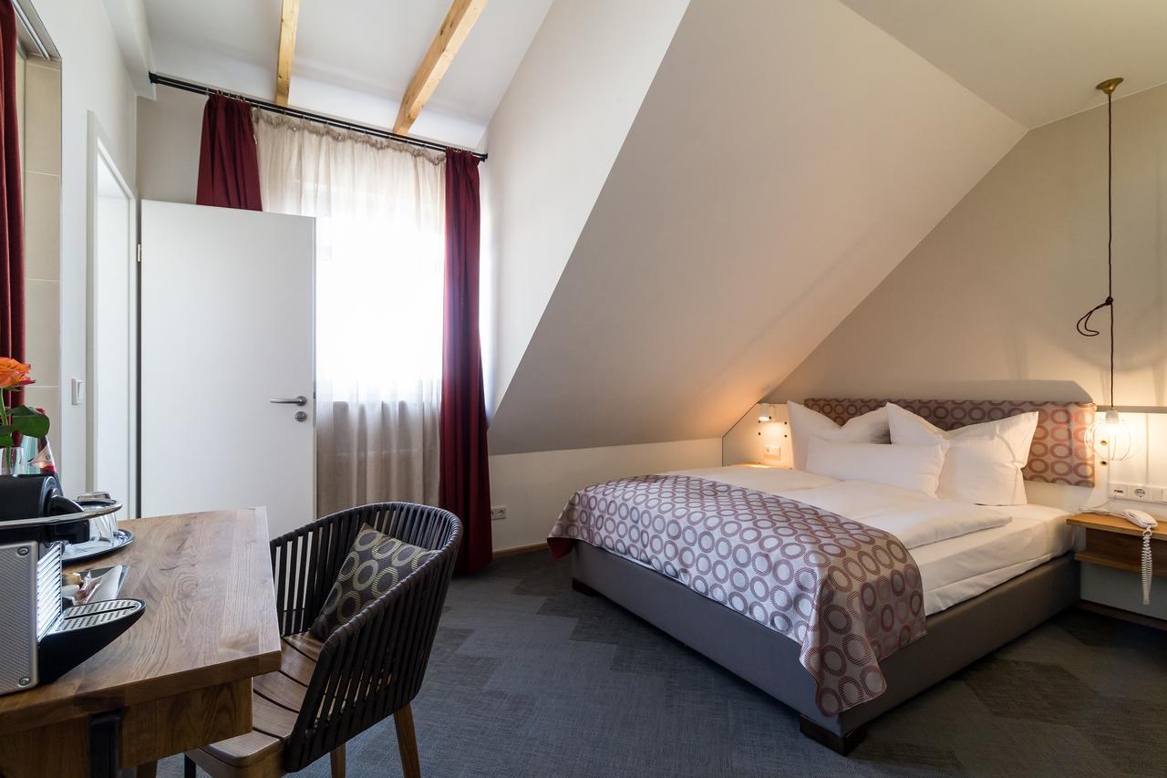 Hotel Schoene Aussicht Франкфурт на Майн Екстериор снимка