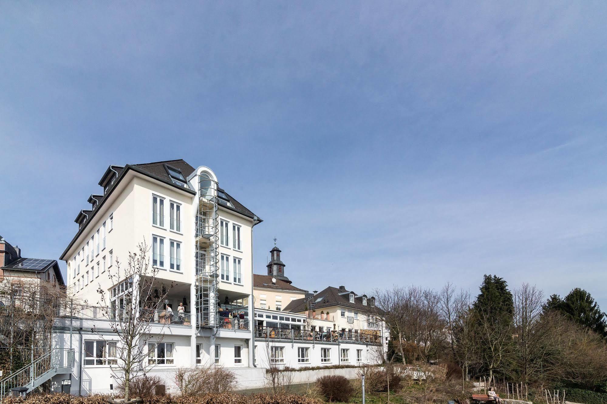 Hotel Schoene Aussicht Франкфурт на Майн Екстериор снимка