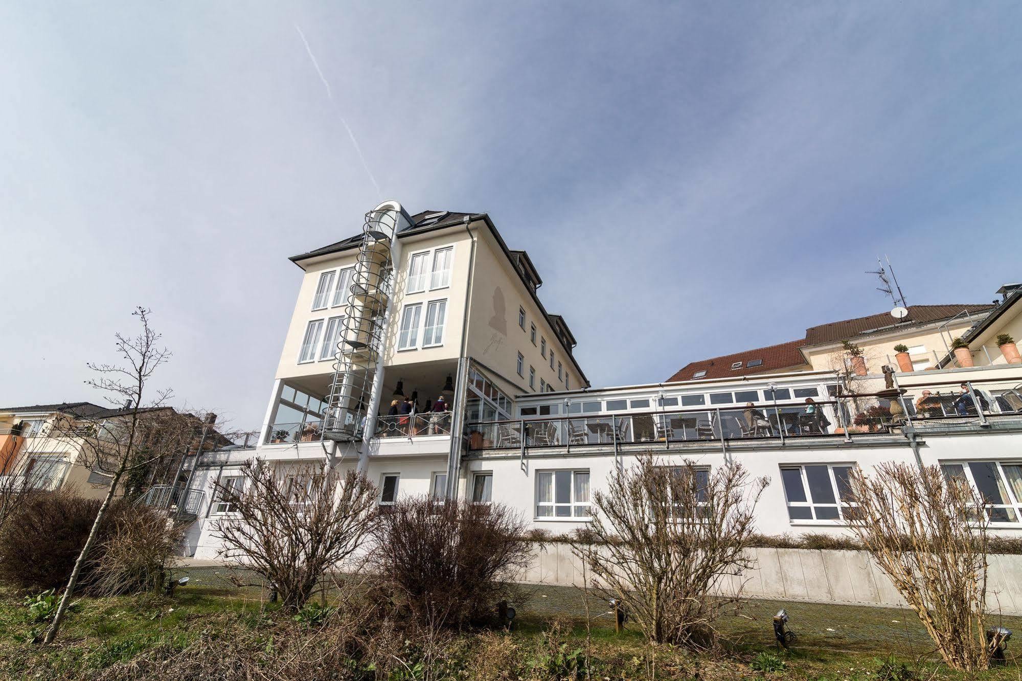 Hotel Schoene Aussicht Франкфурт на Майн Екстериор снимка