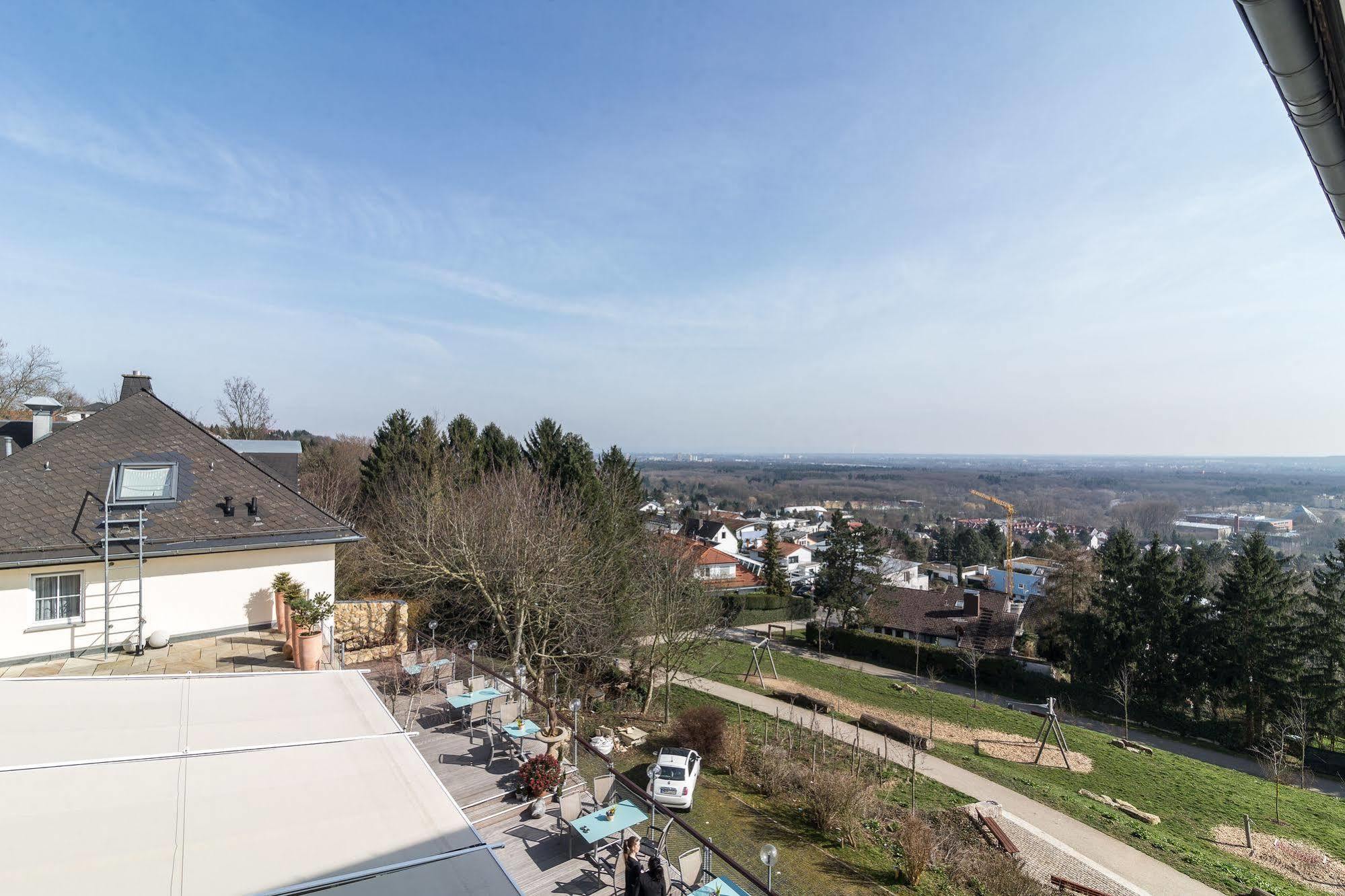 Hotel Schoene Aussicht Франкфурт на Майн Екстериор снимка
