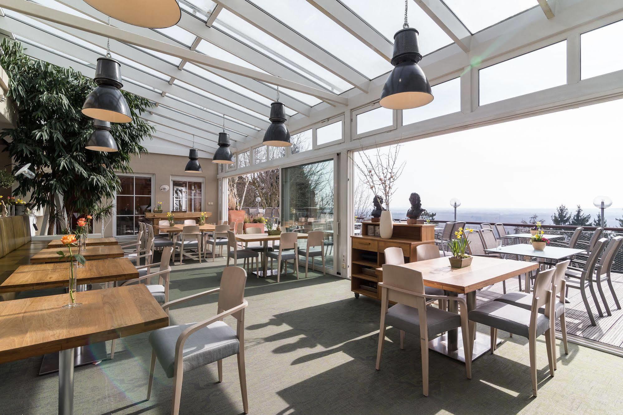 Hotel Schoene Aussicht Франкфурт на Майн Екстериор снимка