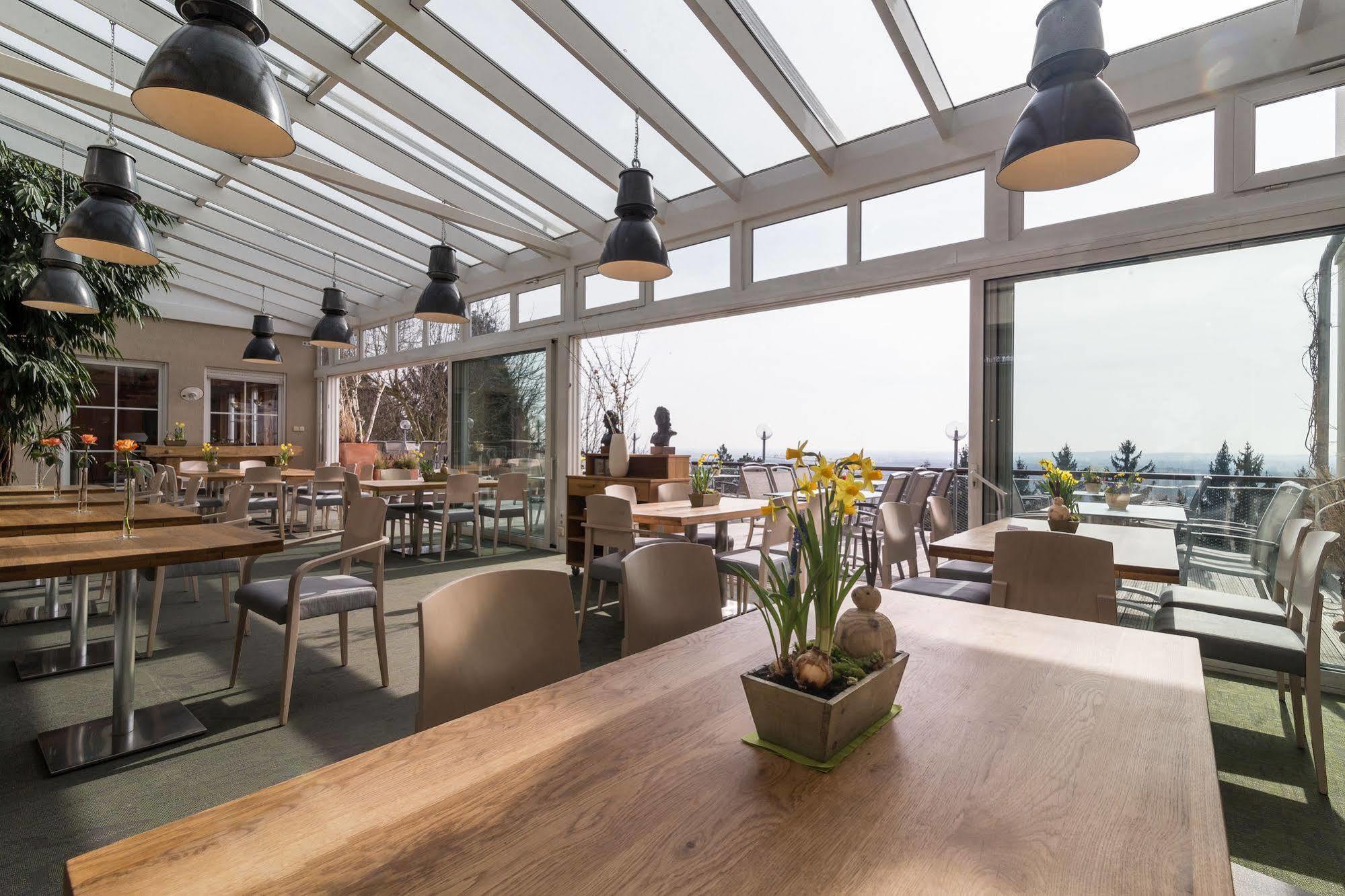 Hotel Schoene Aussicht Франкфурт на Майн Екстериор снимка