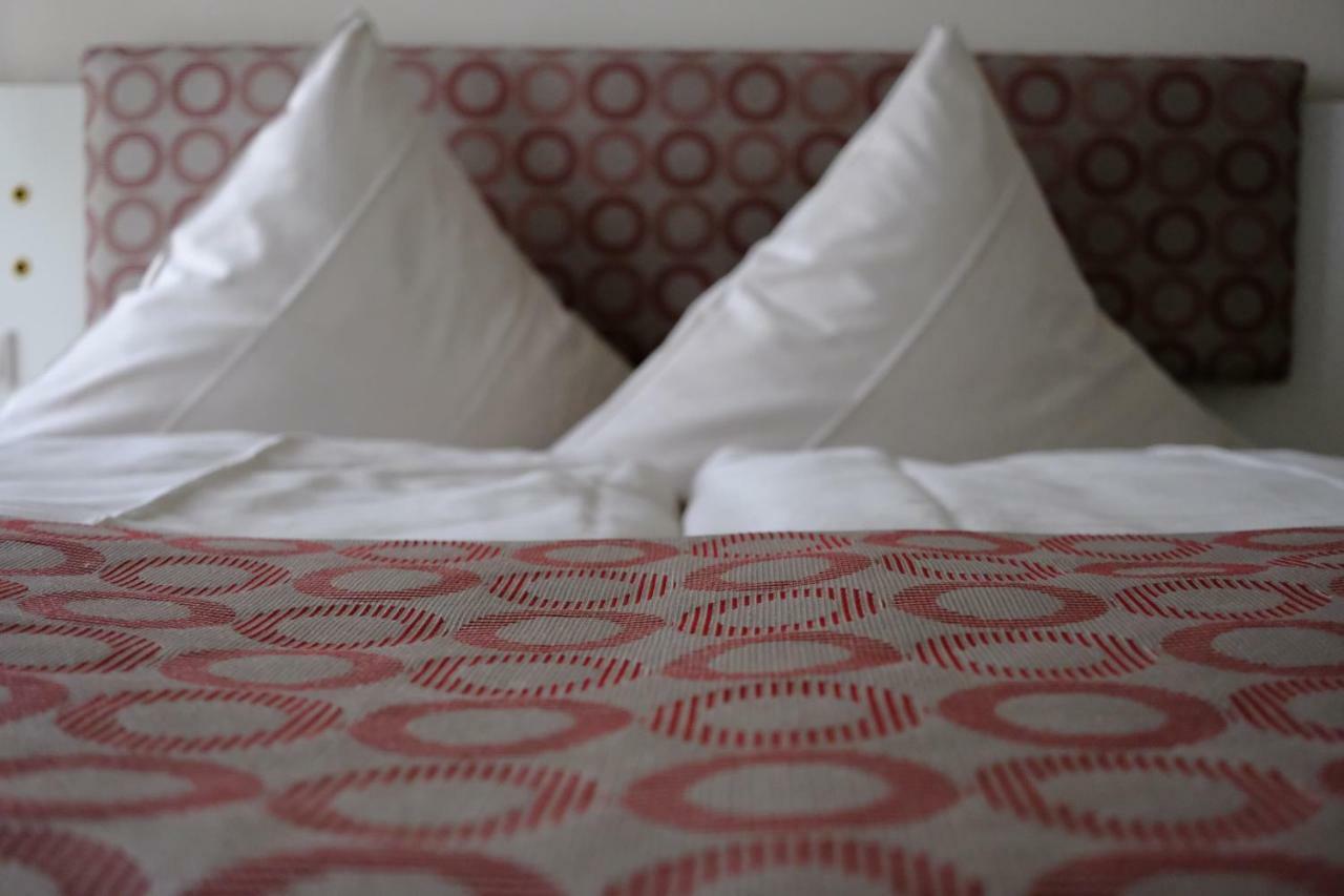 Hotel Schoene Aussicht Франкфурт на Майн Екстериор снимка